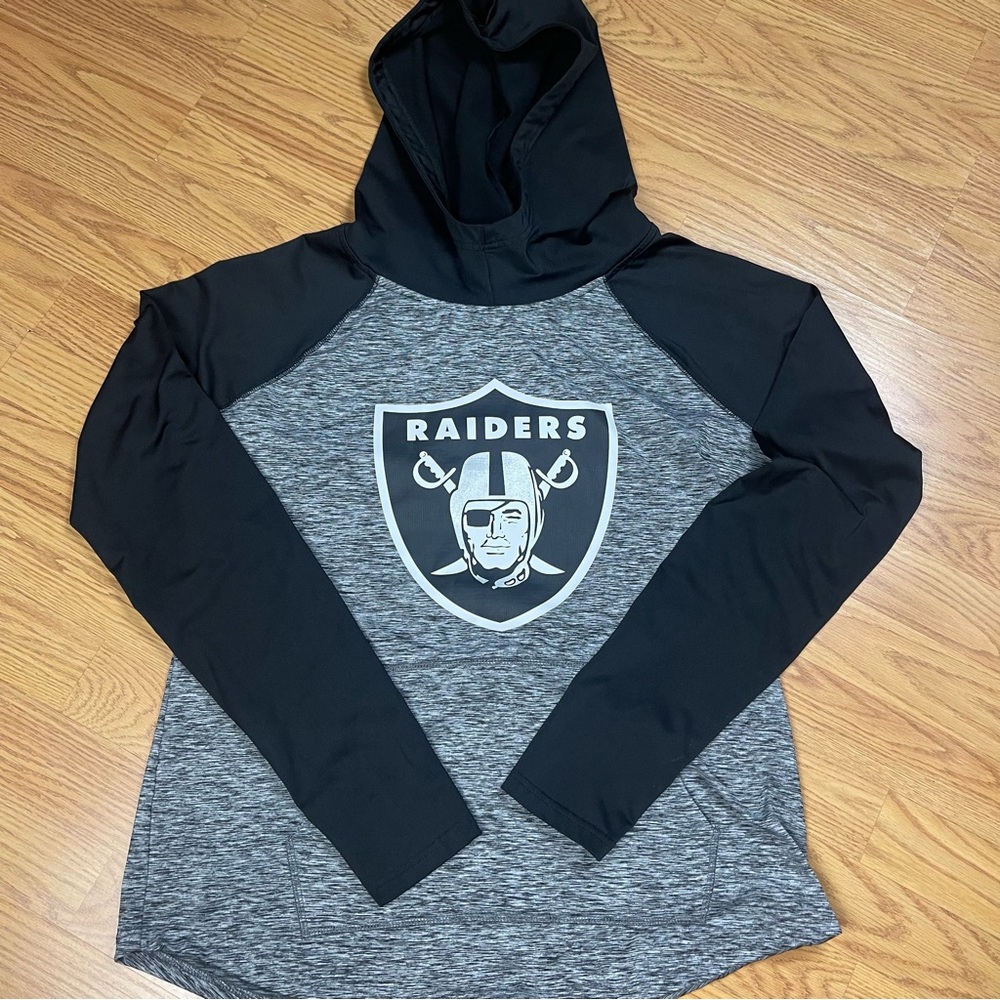NFL Women's Las Vegas Raiders Pullover Hoodie - Gray & Black